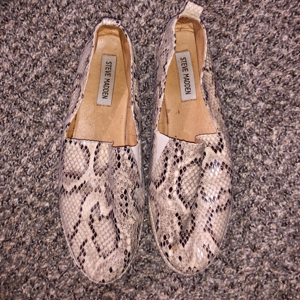 Espadrille Snake-print Shoe